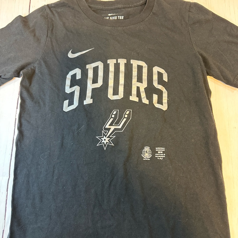 Nike Spurs shirt kids size medium 10/12